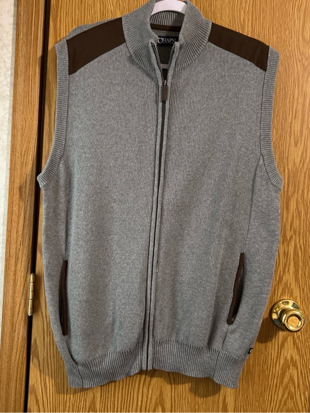 Chaps Men’s Sz L Gray Zip-Up Sweater Vest with Brown Trim